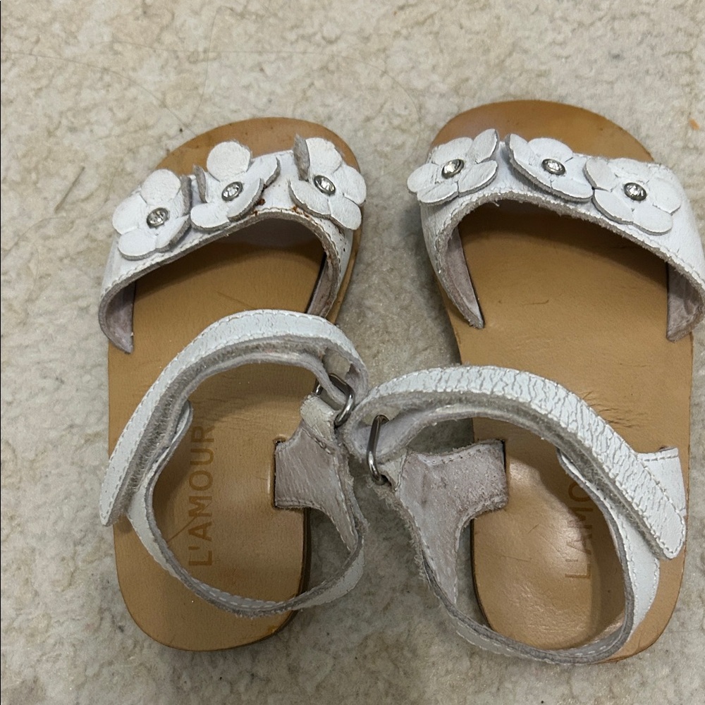 L'Amour Kids White Floral Sandals